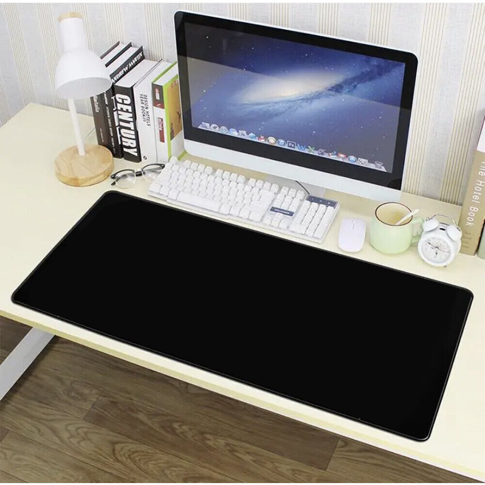 Juoda 90x40 cm – itin didelė neslystanti žaidimų pelės kilimėlis
Tinka PC ir nešiojamam kompiuteriui, taip pat kaip klaviatūros stalo padėklas.
